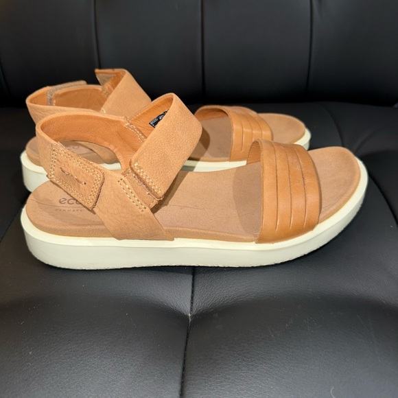 EUC Ecco Sandals - Picture 2 of 6
